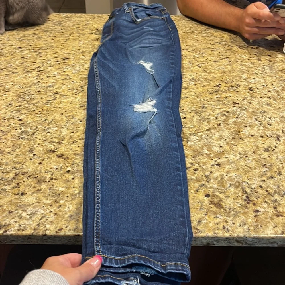 Dark Wash Distressed Relaxed fit Jeans Maurice’s - Picture 2 of 4